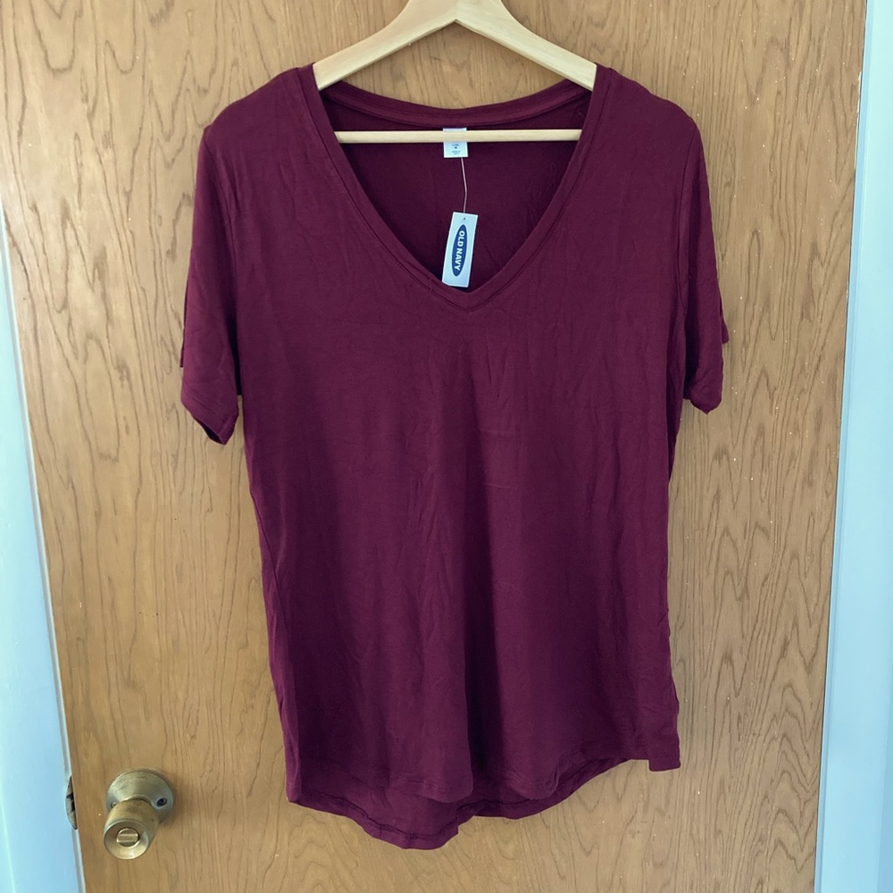 NWT Old Navy V neck t shirt